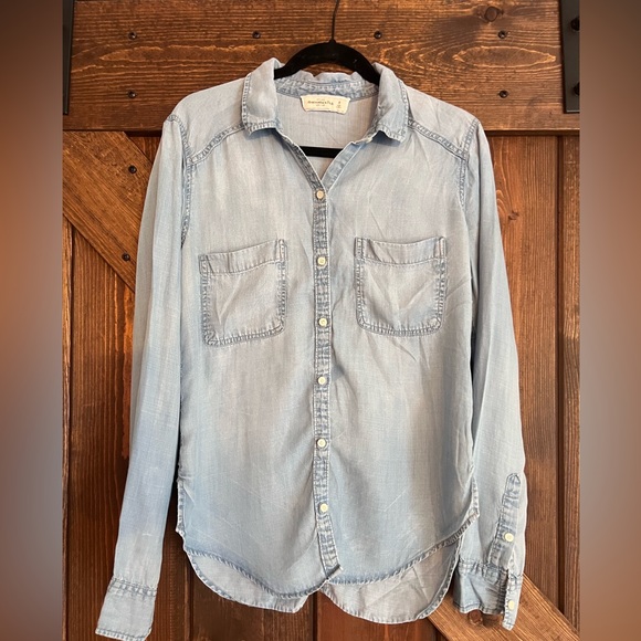Abercrombie & Fitch Tops - Vintage Abercrombie Chambray Button Down Shirt